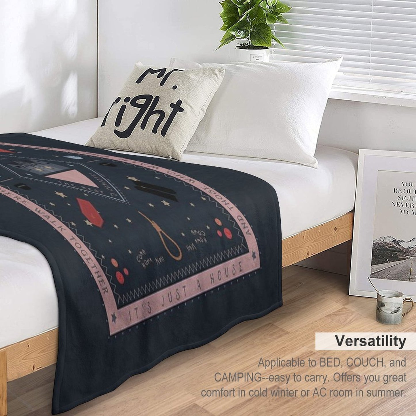 The Haunting of Hill House Machine-washable Throw Blanket