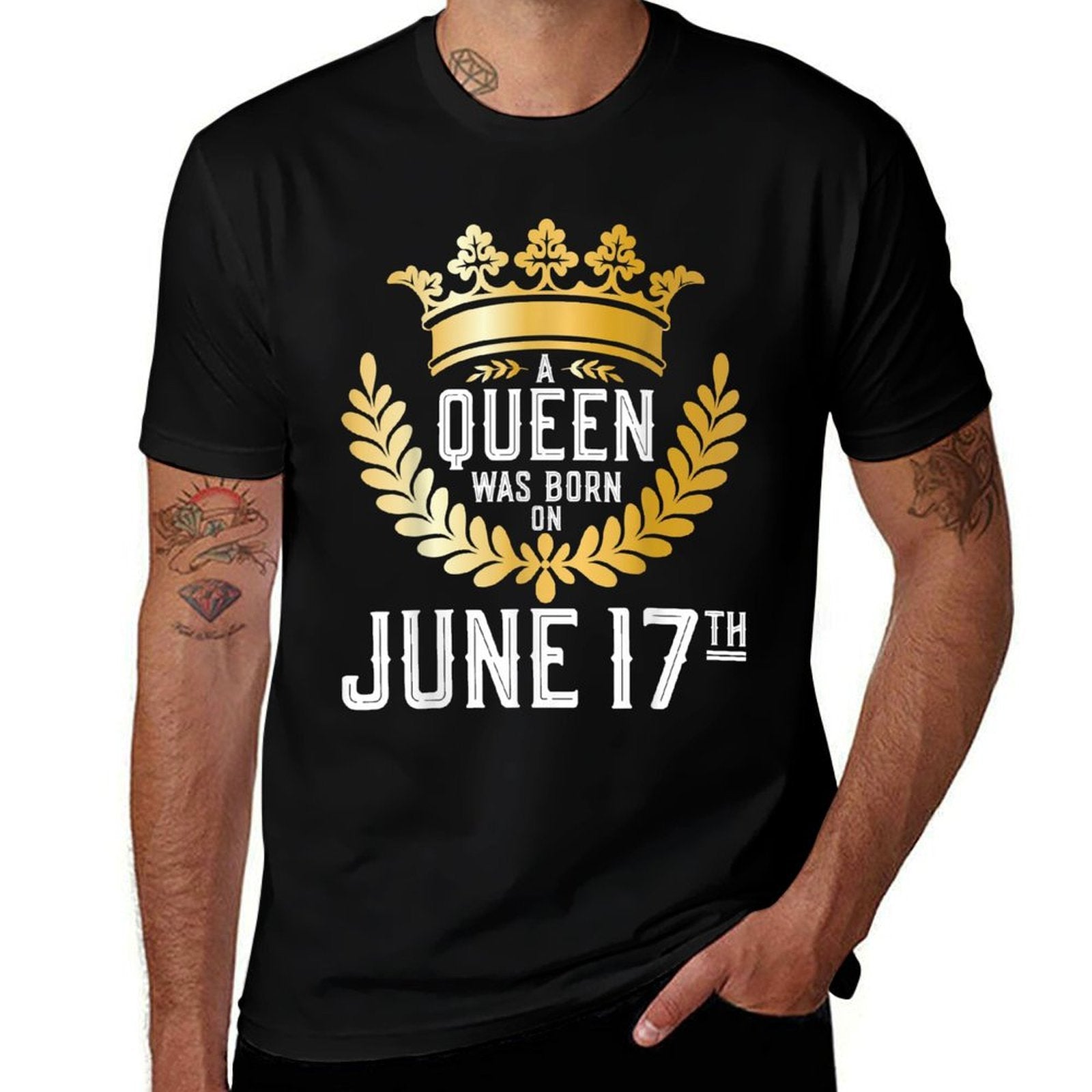 A Queen Was Born on June 17, Cute Girly June 17th Birthday  Lightweight T-Shirt