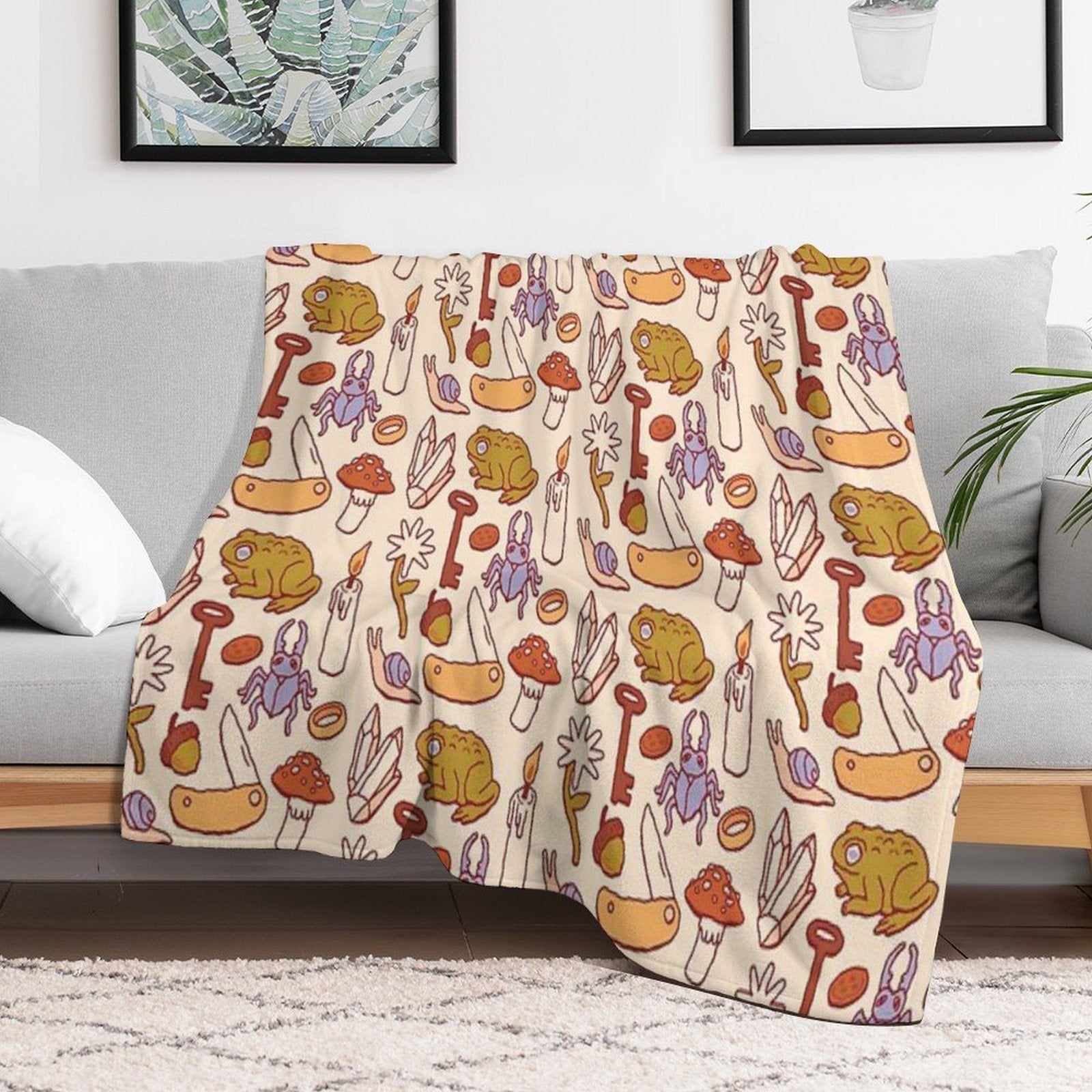 Trinkets & Treasures Lightweight Throw Blanket