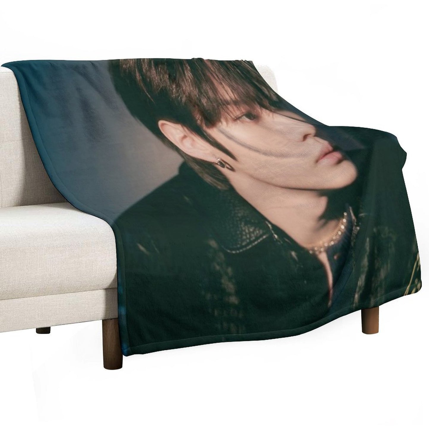 STRAY KIDS LEEKNOW Plush Throw Blanket