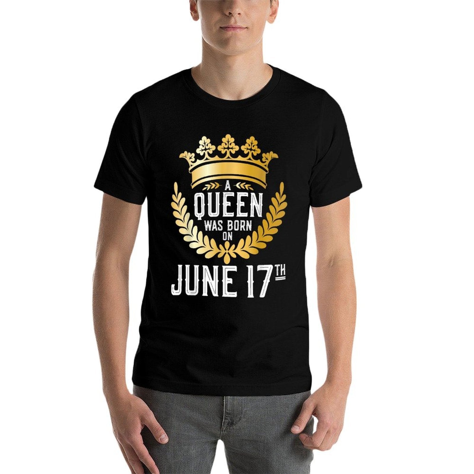 A Queen Was Born on June 17, Cute Girly June 17th Birthday  Lightweight T-Shirt