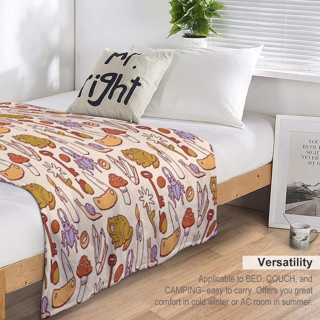Trinkets & Treasures Lightweight Throw Blanket
