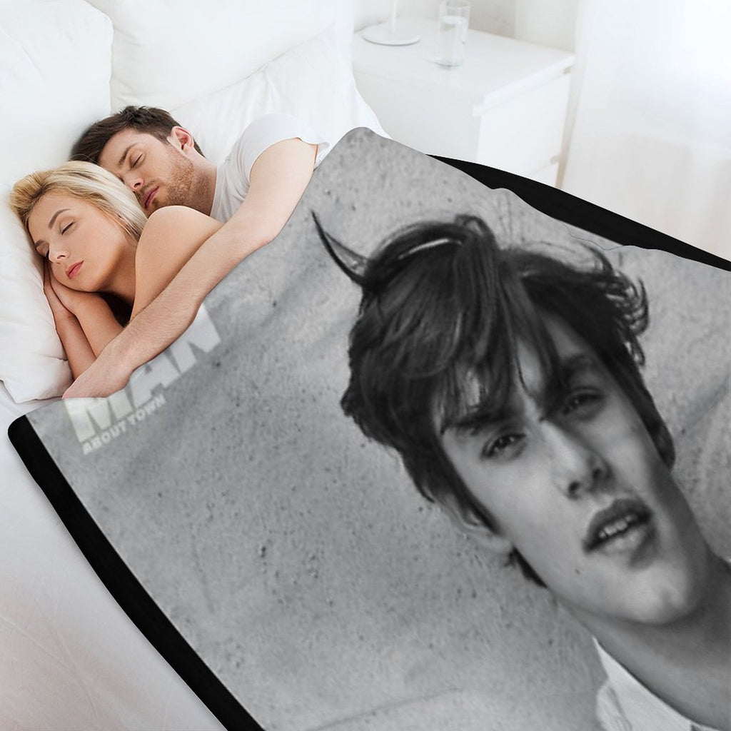 Louis Partridge Modeling Pictures Anti-pilling Throw Blanket