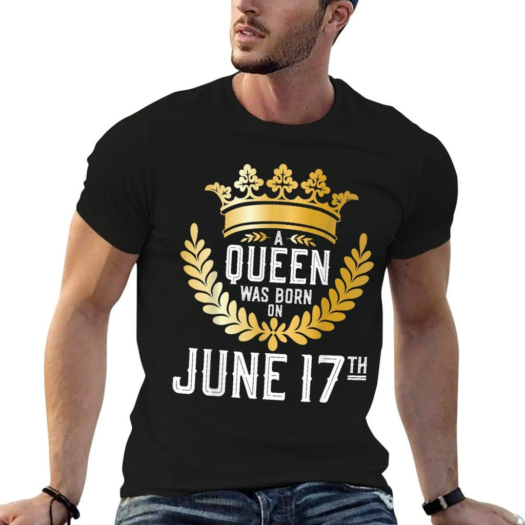 A Queen Was Born on June 17, Cute Girly June 17th Birthday  Lightweight T-Shirt