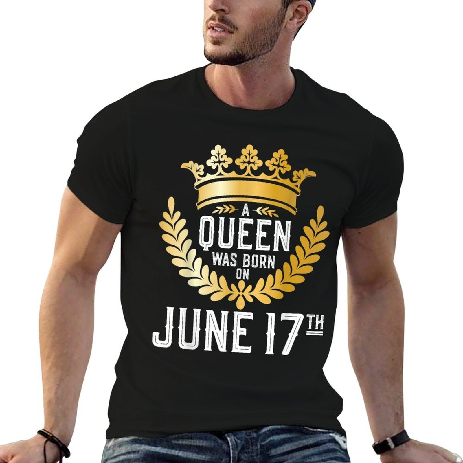 A Queen Was Born on June 17, Cute Girly June 17th Birthday  Lightweight T-Shirt