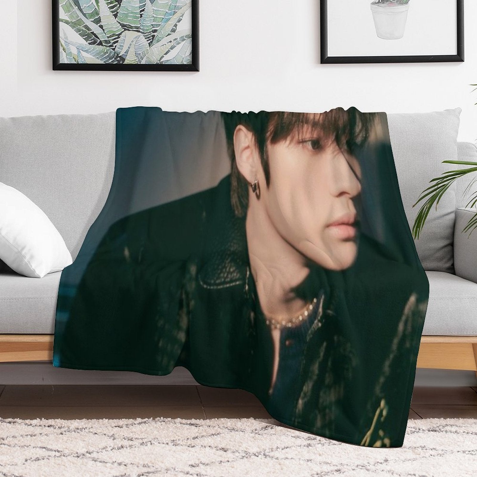 STRAY KIDS LEEKNOW Plush Throw Blanket