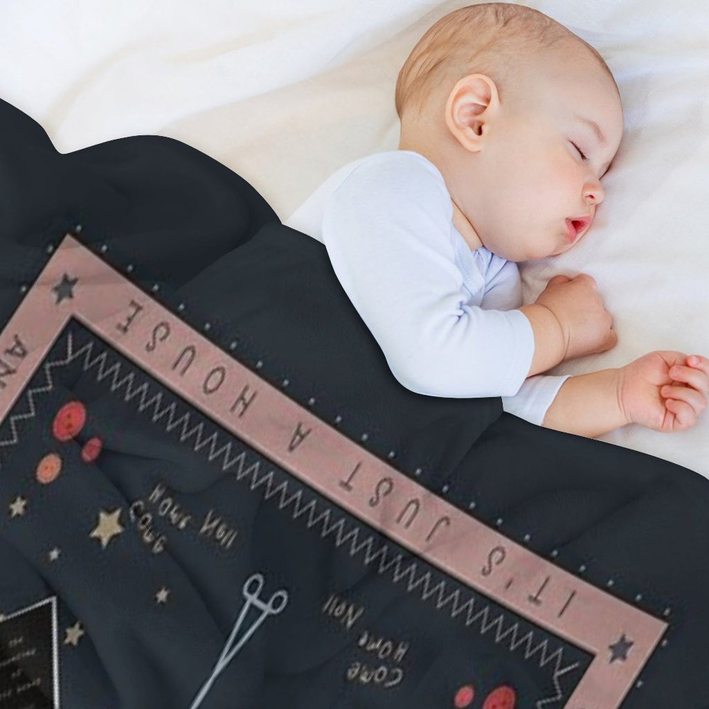 The Haunting of Hill House Machine-washable Throw Blanket